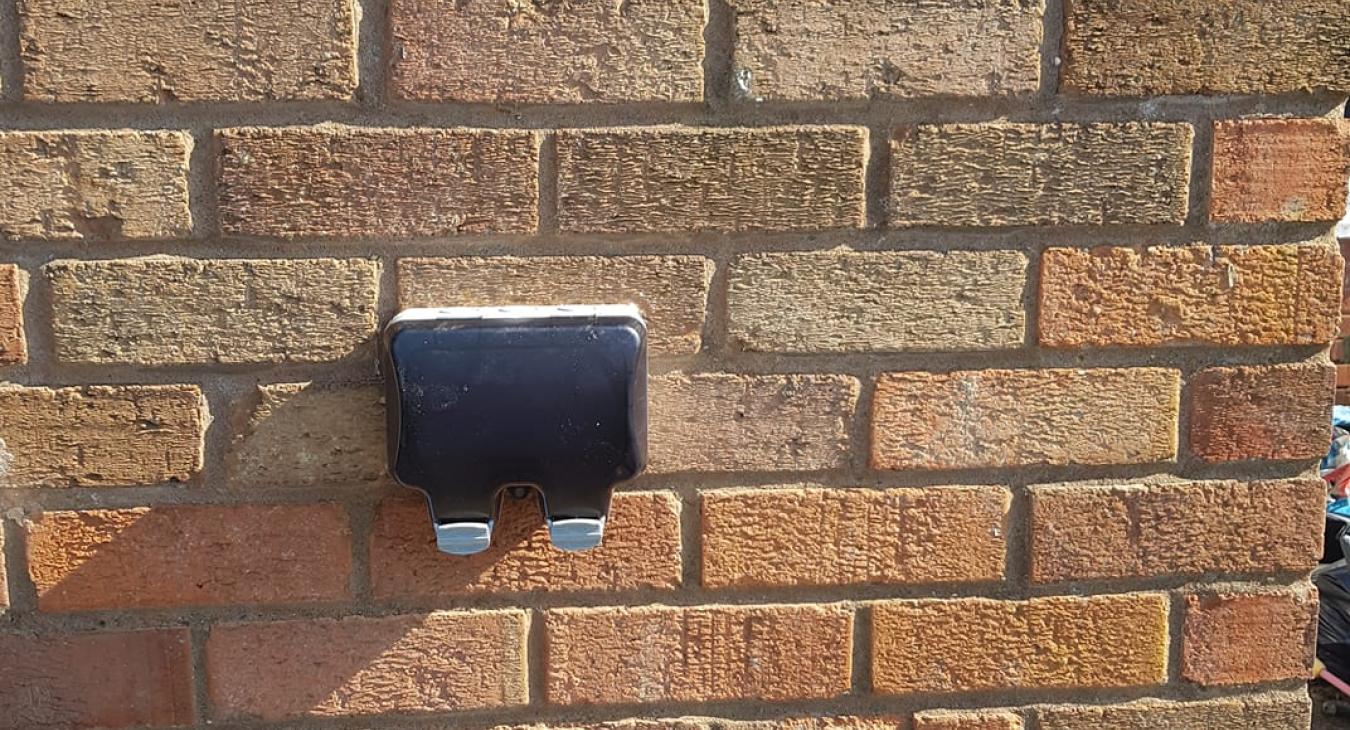 Outdoor electrical installation